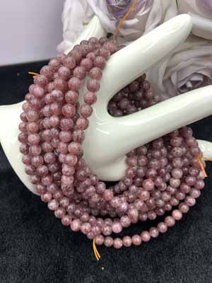 Cherry ? strawberry quartz three-wrap 6mm.