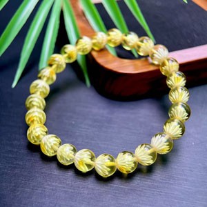 Amber Carved Lotus Bracelet 7mm