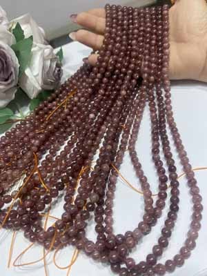 Cherry ? strawberry quartz three-wrap 6mm.