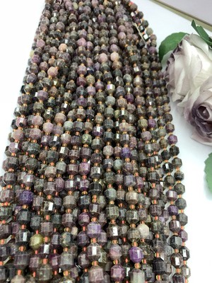 Ruby lulutong 8mm, 38cm long chain.