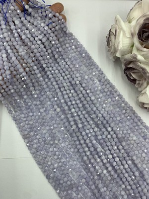 Aquamarine diamond cut 6mm, 38cm long chain.