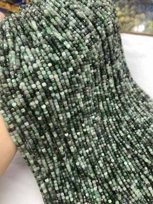 Emerald Cube Beads 3×3mm, 38cm Long Chain