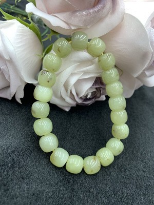 Hetian jade 10mm bracelet.