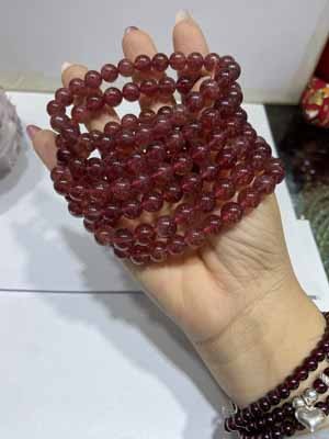 Starlight Strawberry Crystal Smooth Beads Bracelet 8mm