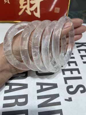 White crystal bracelet, inner diameter 50-60