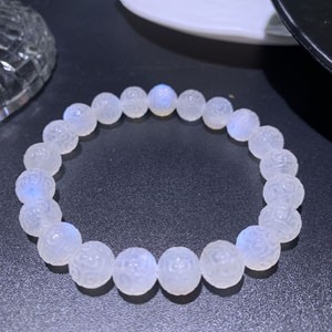 Blue Moonstone Carved Pattern Bead Bracelet (8×8mm), single loop