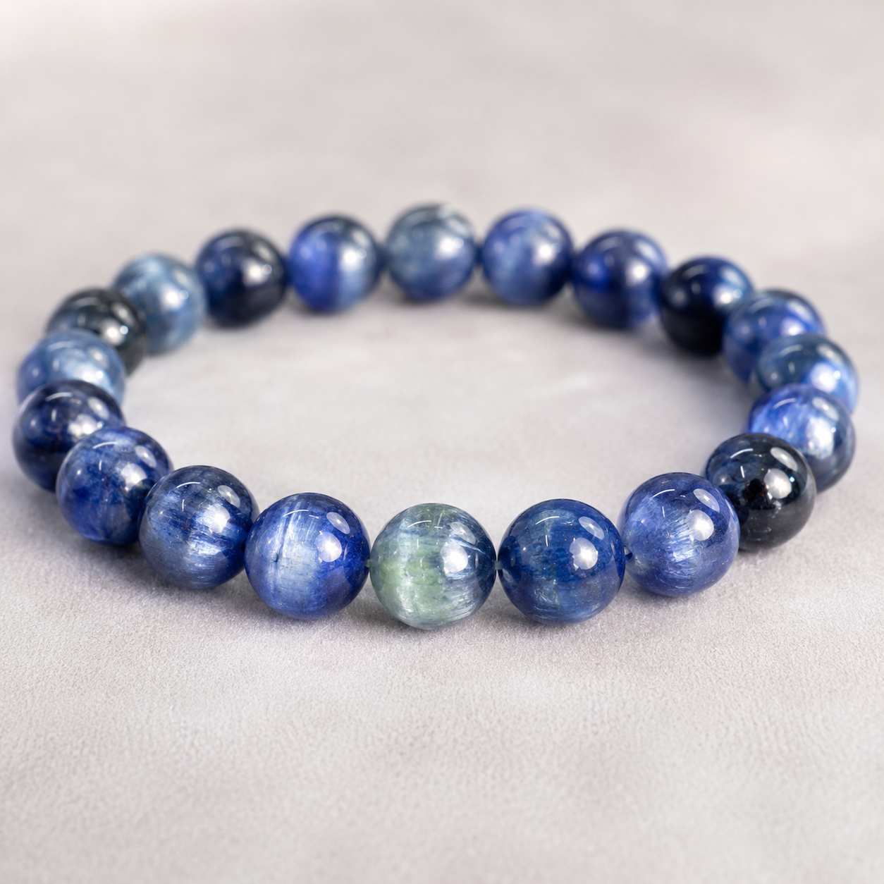 Blue Kyanite (Kyanite) 10mm Bracelet