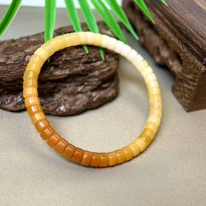 Straight-cut Burmese Yellow Gradient Bracelet