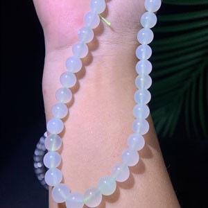 Green Opal, one of the semi-precious stones, fresh milk jelly green (8-9mm)