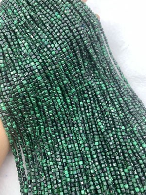 Malachite Cube Sugar 3×3mm Long Chain 38cm