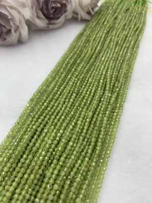 Peridot small faceted 3mm, long chain 38cm.
