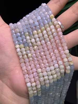 Gradient aquamarine sugar cube (4x4mm) semi-finished long chain.