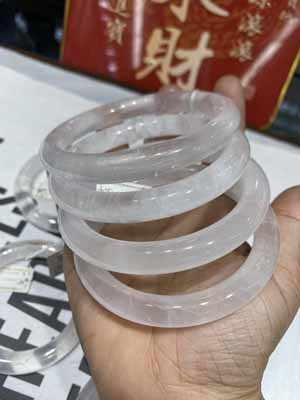 White crystal bracelet, inner diameter 53-62